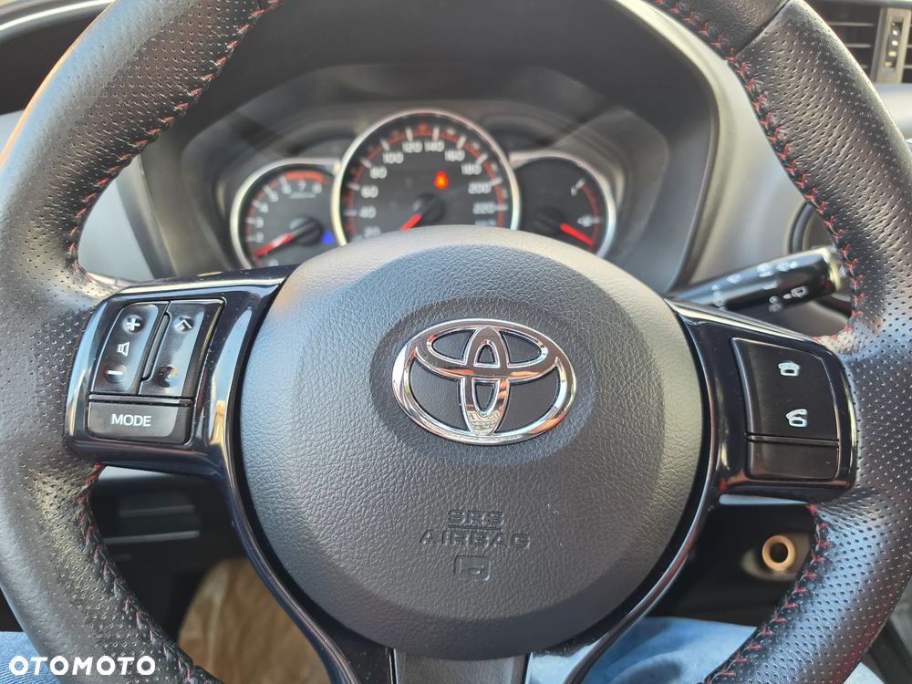Toyota Yaris 1.33 VVT-i Executive - 11
