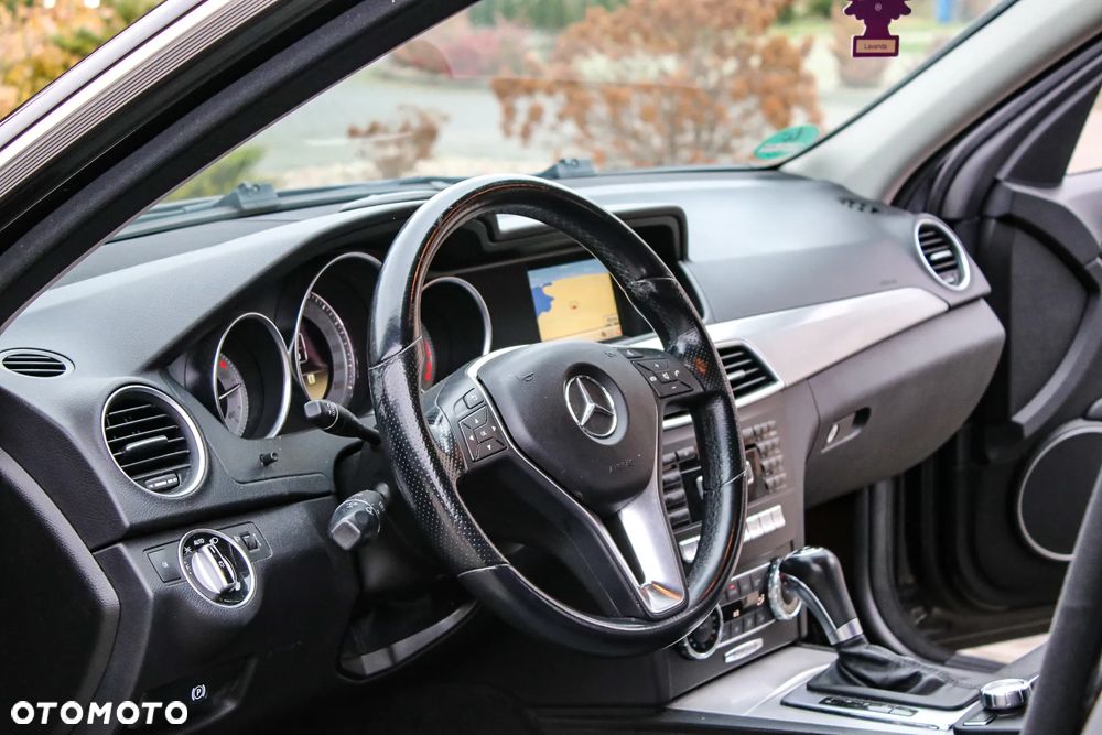 Mercedes-Benz Klasa C - 32