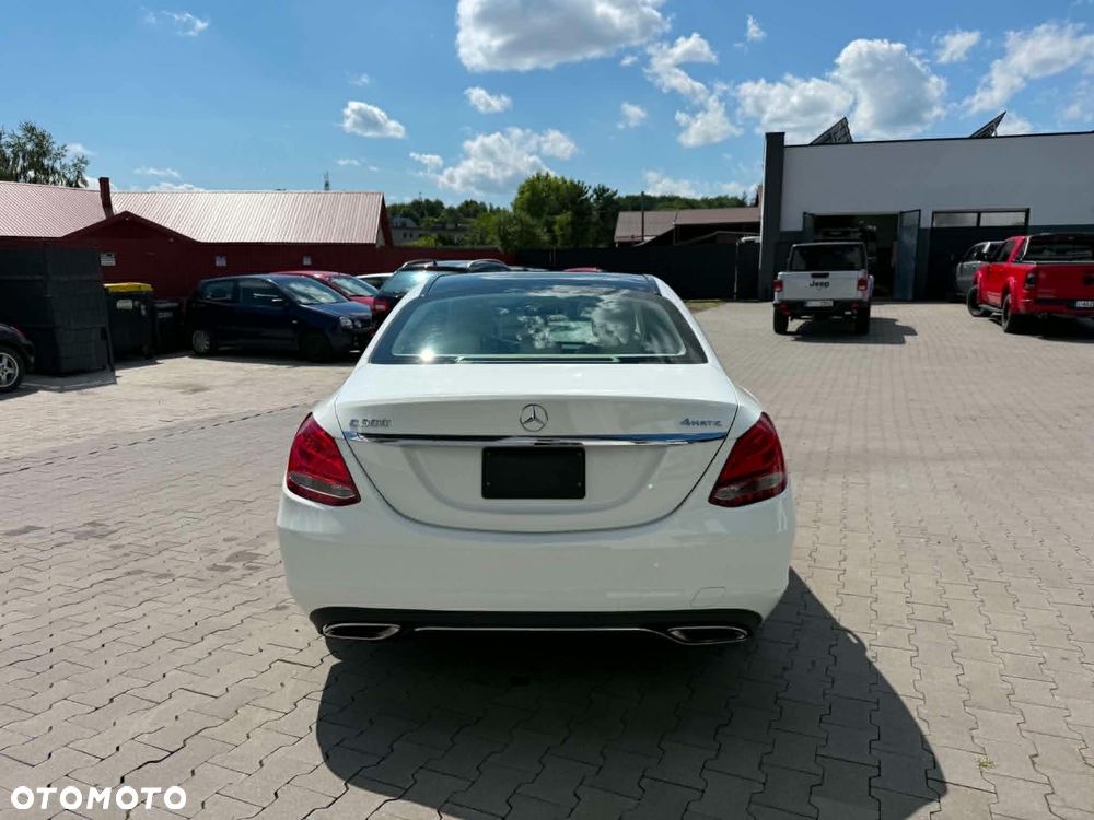 Mercedes-Benz Klasa C 300 4Matic 9G-TRONIC Edition 19 - 10