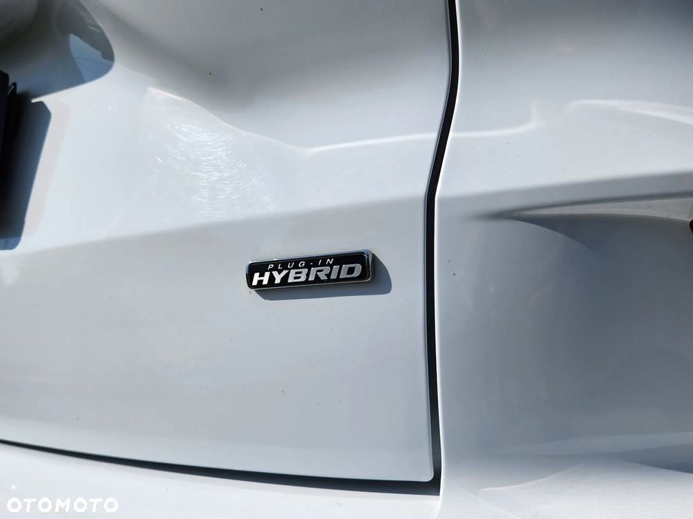 Ford Kuga 2.5P PHEV FWD ST-Line X - 17