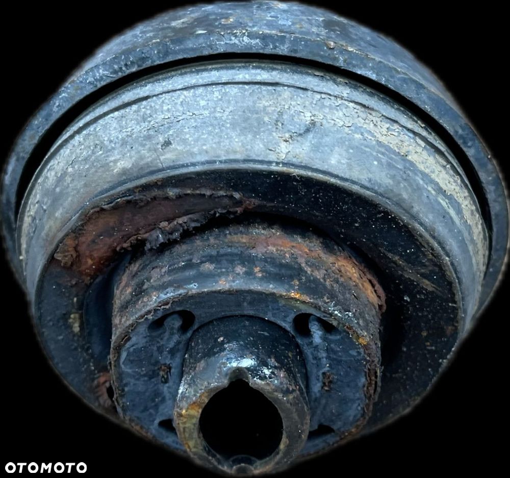 P8 GMC YUKON XL DENALI IV 2015 - 6.2 V8 ŁAPA PODUSZKA SILNIKA OE GM - 2