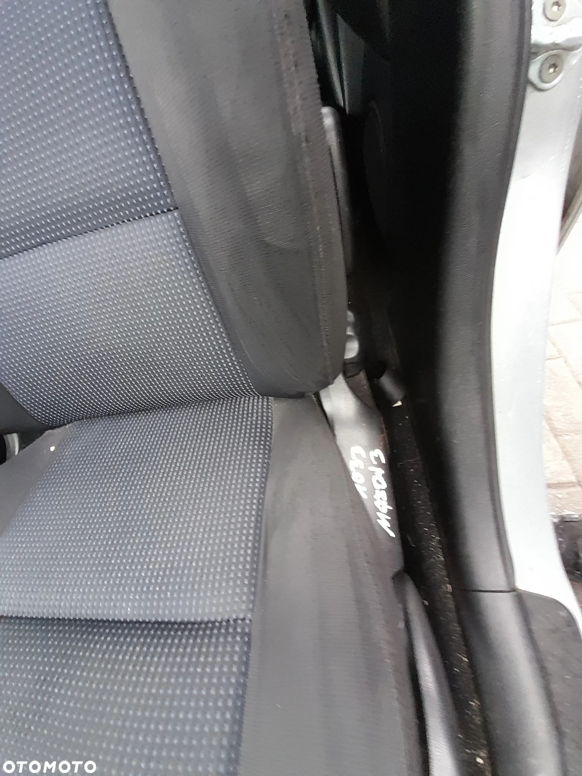 MAZDA 3 FOTELE KANAPA KOMPLET HB - 2