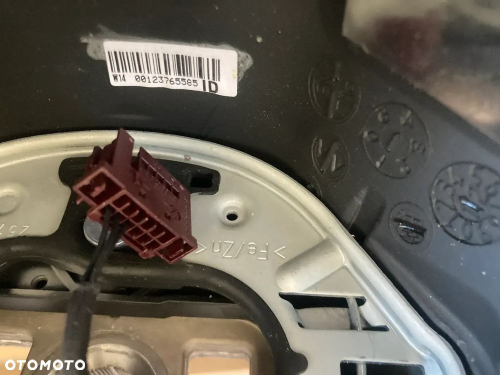 Kierownica skórzana multifunkcyjna Mercedes A2184600518 - 5