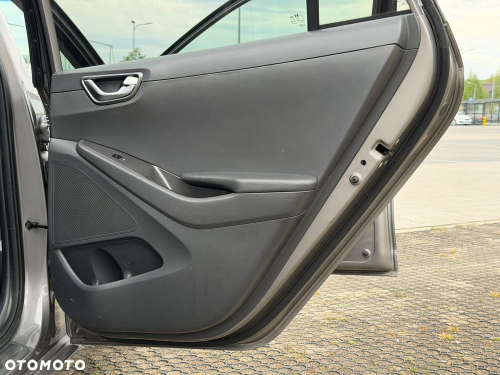 Hyundai IONIQ Hybrid Premium - 17