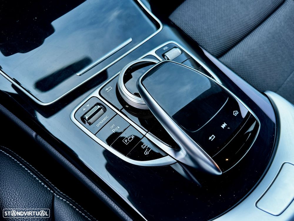 Mercedes-Benz C 300 e T 9G-TRONIC Avantgarde - 27