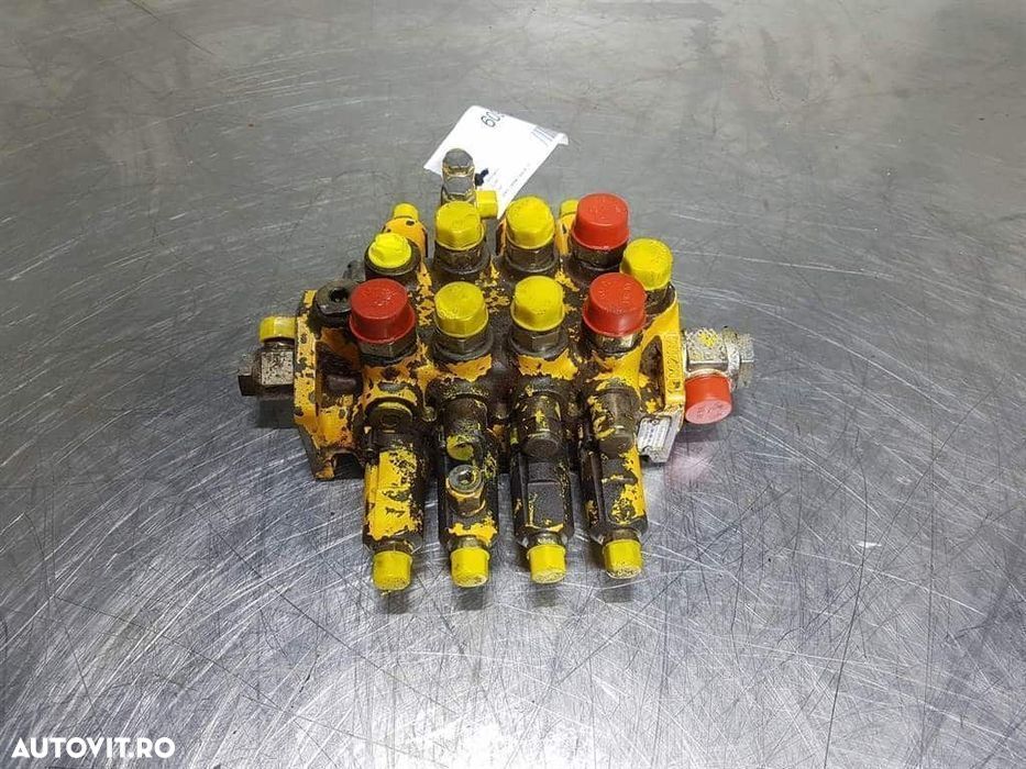 Distribuitor hidraulic miniexcavator komatsu pc30mr-5 ult-013821 - 1