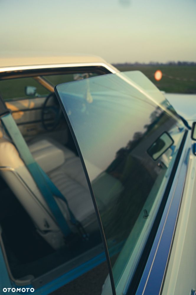 Ford Thunderbird - 9