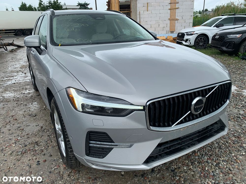 Volvo XC 60 B6 B AWD Momentum - 4