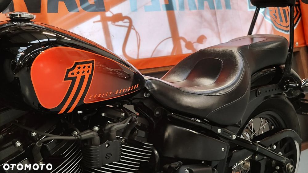 Harley-Davidson Softail Street Bob - 24