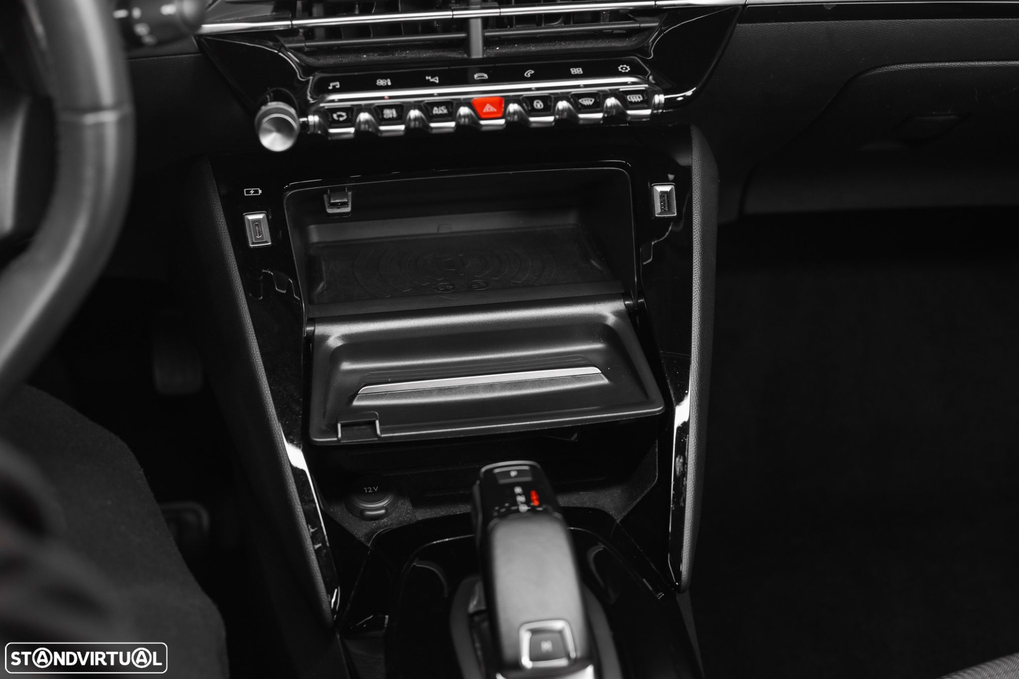 Peugeot 2008 1.2 PureTech Allure EAT8 - 25