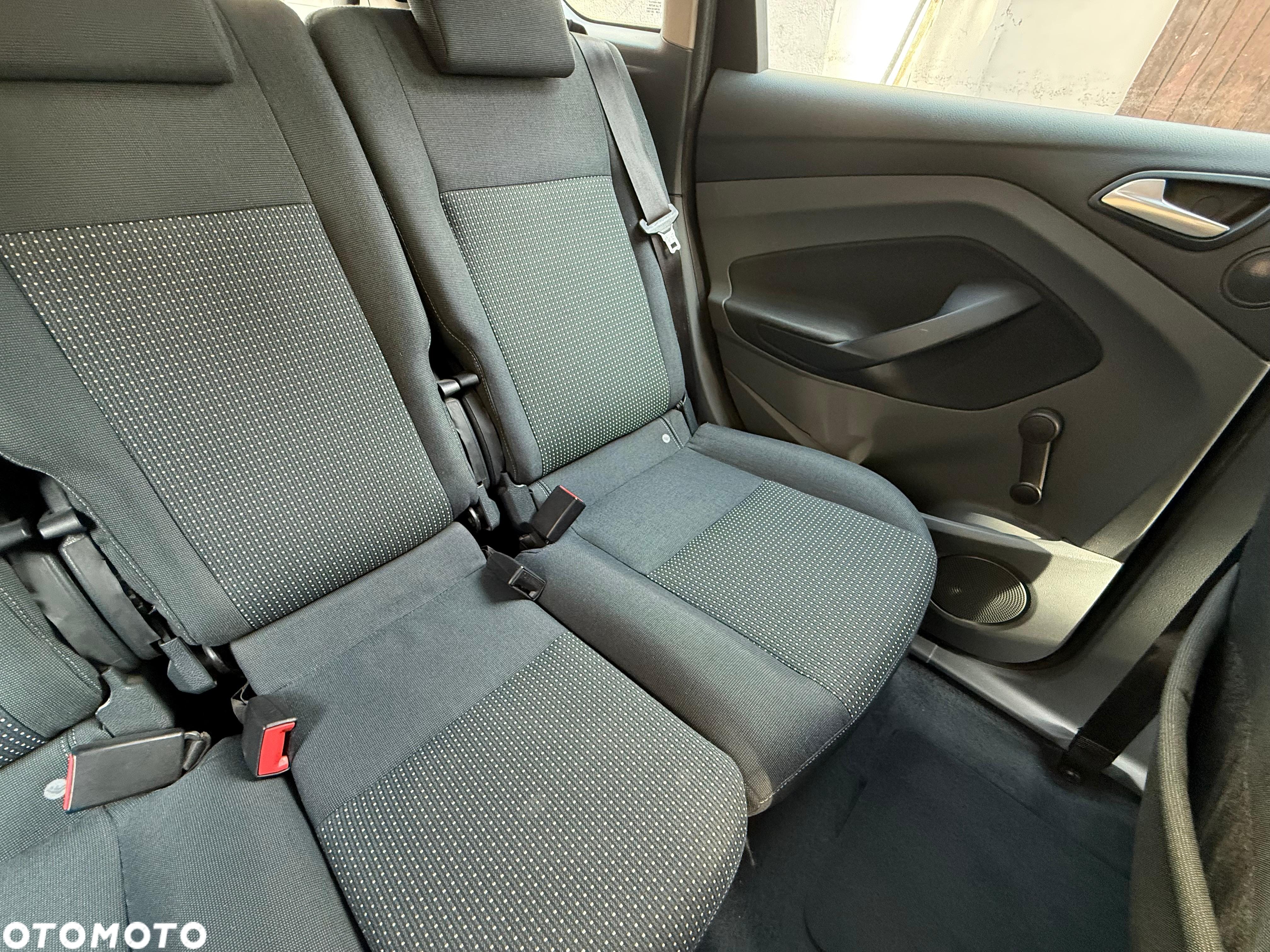 Ford C-MAX 1.6 TDCi Ambiente - 17