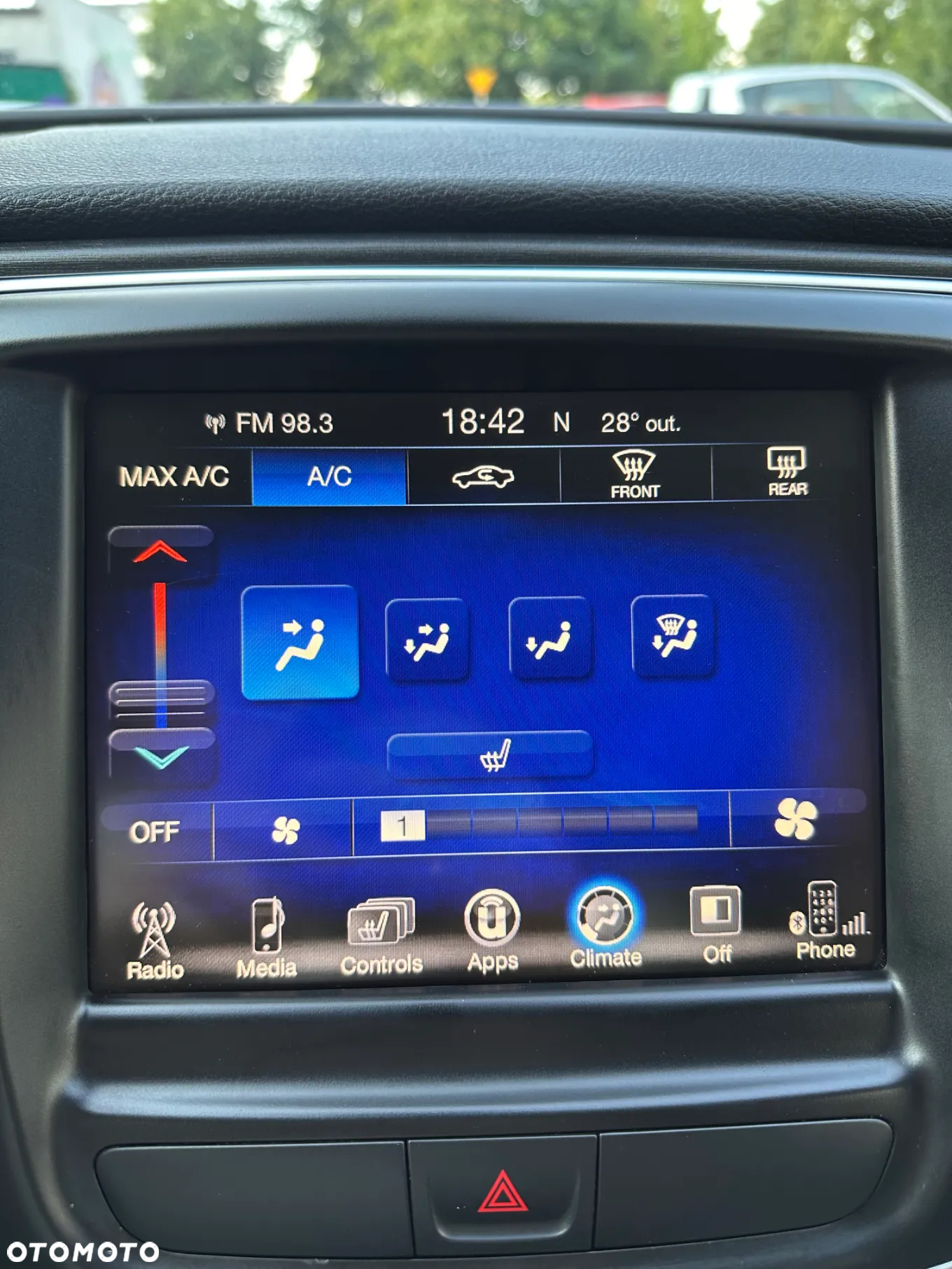 Chrysler 200 - 26