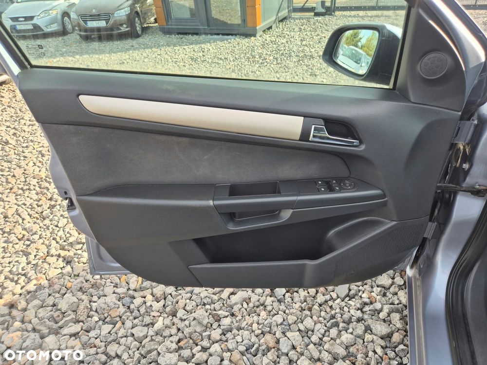 Opel Astra 1.6 Essentia - 11