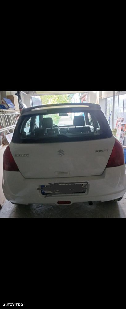 Suzuki Swift 1.3 Club - 2