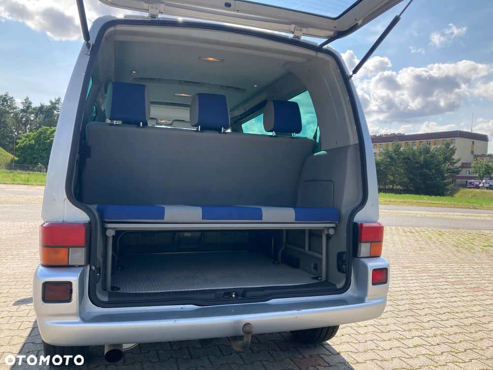 Volkswagen Multivan - 8