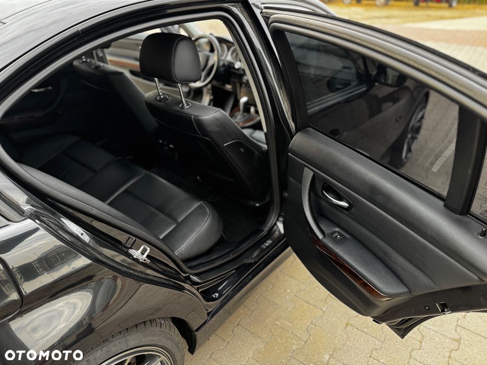 BMW Seria 3 335d DPF Edition Sport - 10