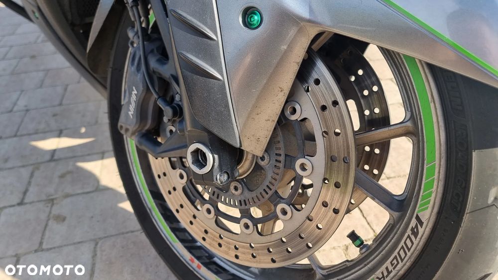 Kawasaki GTR - 25
