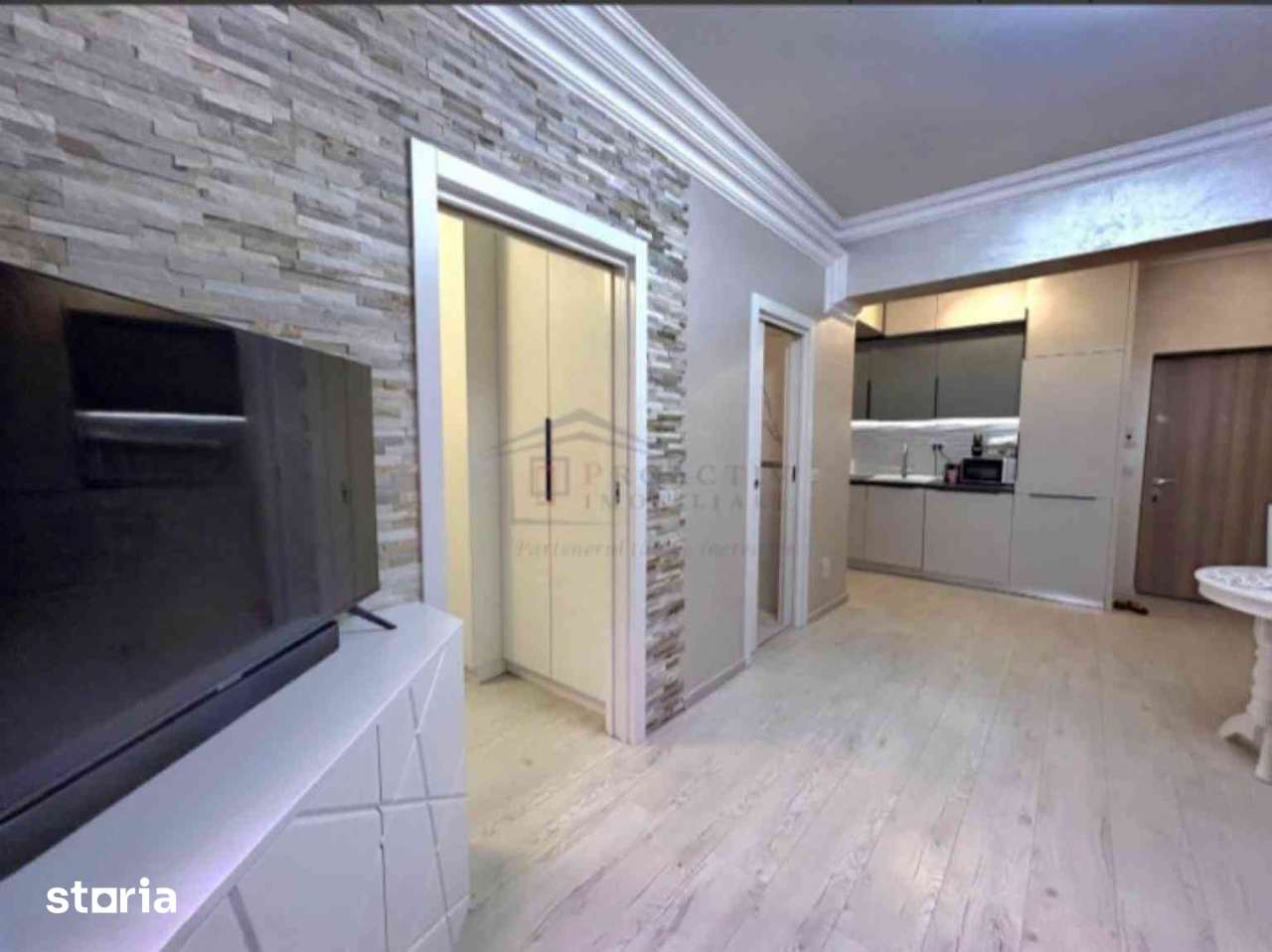 Proprietar vând apartament în Obcini - Imagine principală: 2/7