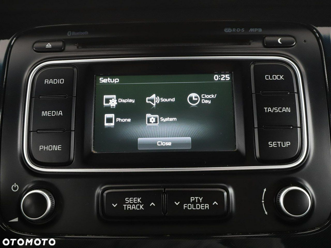 Kia Carens 1.7 CRDi L - 23