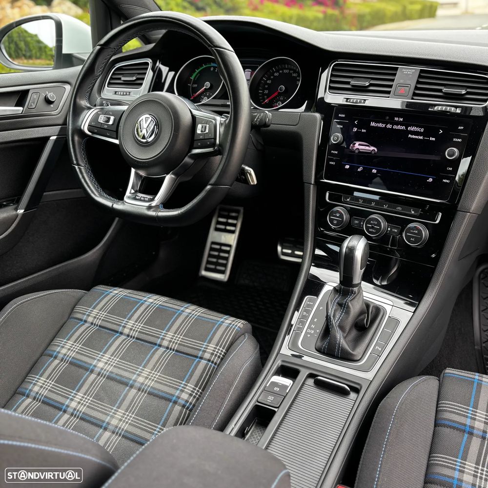 VW Golf 1.4 GTE Plug-In-Hybrid DSG - 23