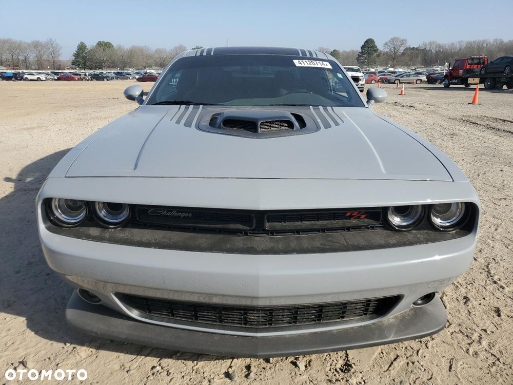 Dodge Challenger 5.7 R/T - 2
