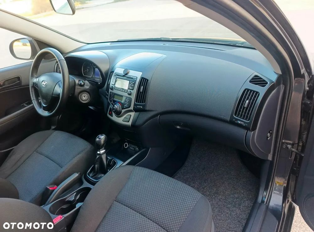 Hyundai i30 i30cw 1.4 blue Comfort - 13