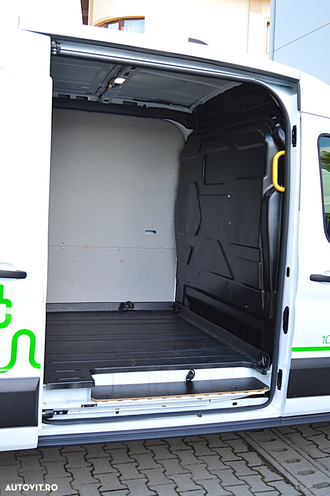 Ford E-TRANSIT L3H2 3500KG - 33