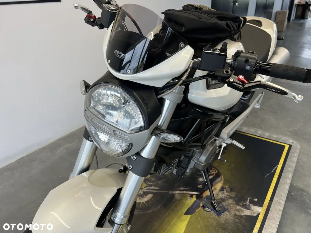 Ducati Monster - 8