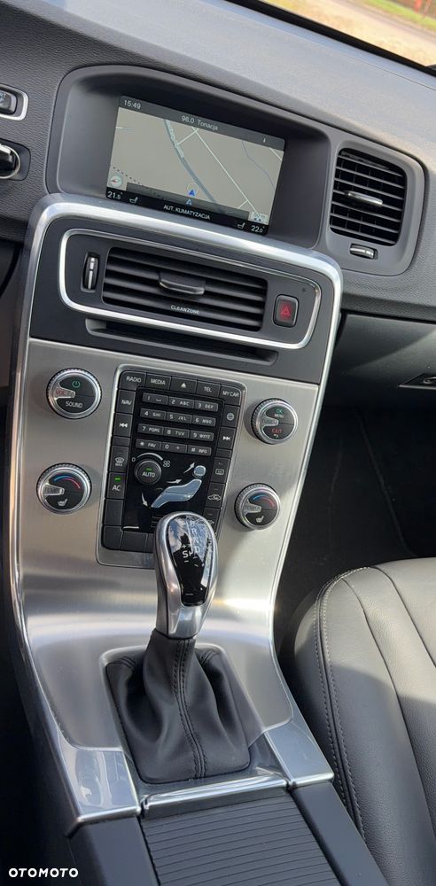 Volvo V60 D3 Drive-E Momentum - 17