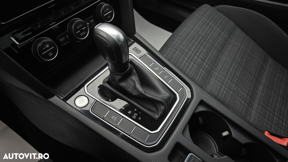 Volkswagen Passat 2.0 TDI DSG Comfortline - 17