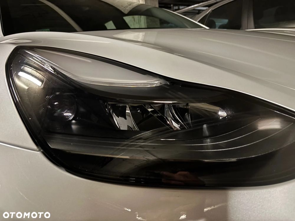 Tesla Model 3 Langstreckenbatterie Allradantrieb Dual Motor - 7