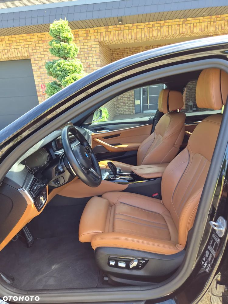 BMW Seria 5 530i xDrive mHEV M Sport sport - 23