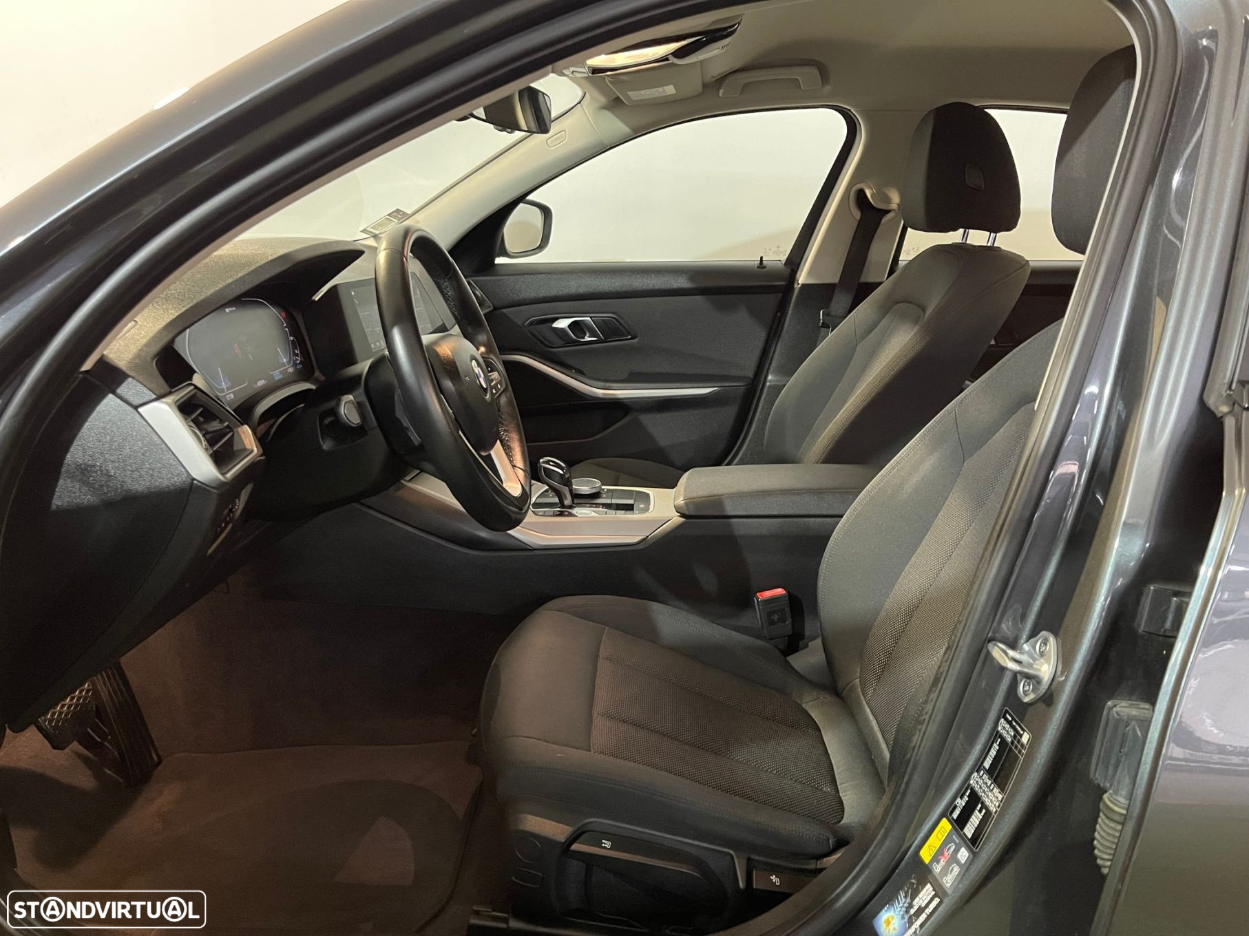 BMW 330 e Auto - 12
