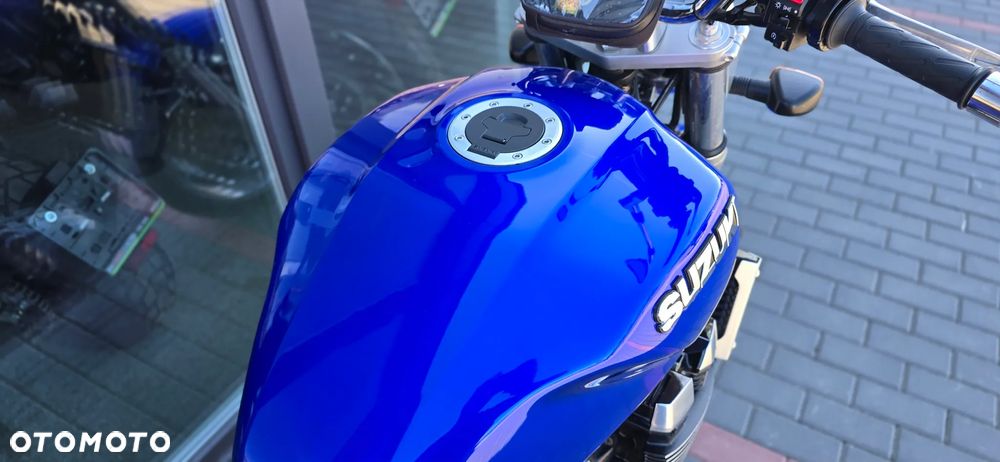 Suzuki GSX - 15