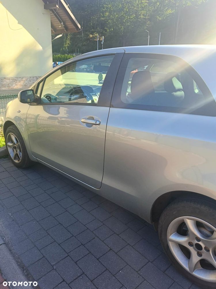 Toyota Yaris 1.3 Terra - 1
