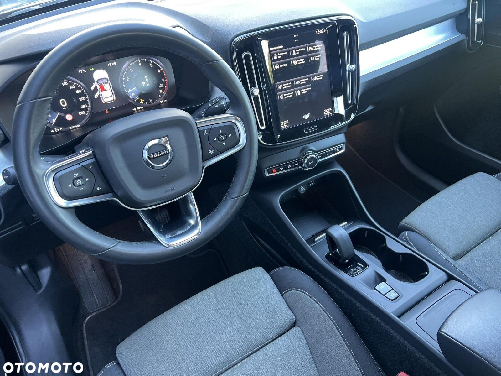 Volvo XC 40 - 24