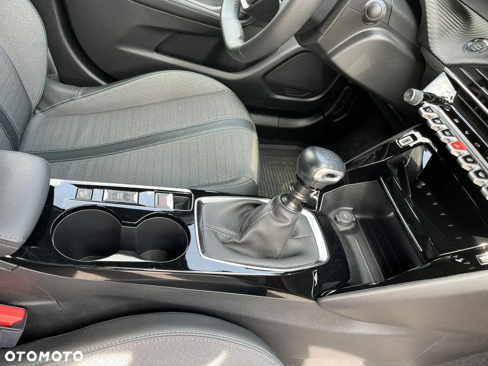Peugeot 2008 1.2 PureTech Allure Pack S&S - 27