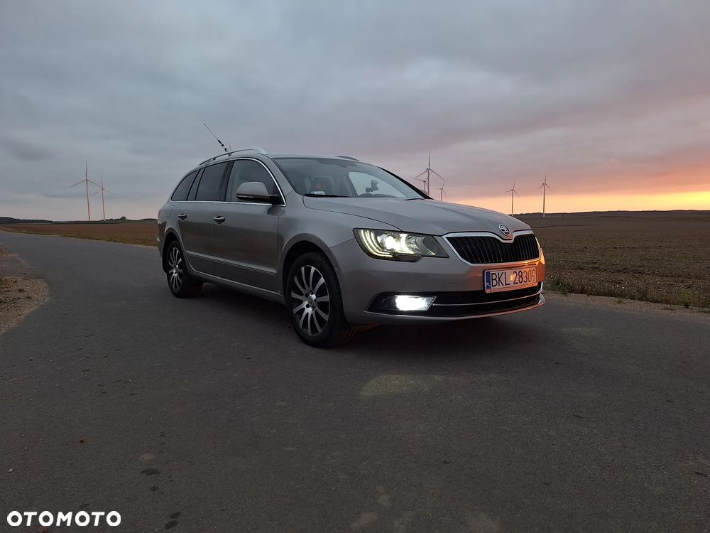 Skoda Superb 2.0 TDI 4x4 Platinum DSG - 5