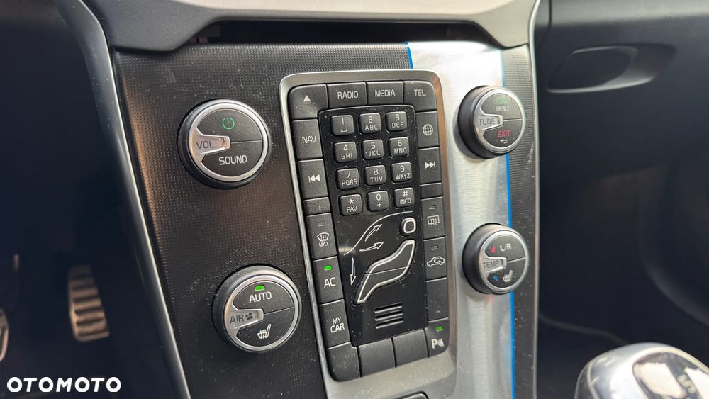 Volvo V40 D2 Drive-E R-Design Momentum - 22