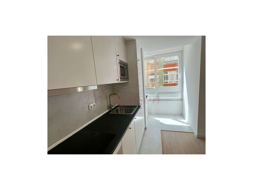 Apartamento T2 totalmente remodelado - Grande imagem: 5/24
