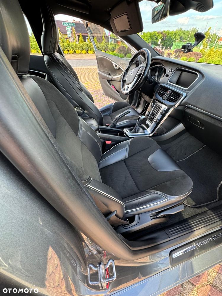 Volvo V40 D3 Drive-E R-Design Kinetic - 13
