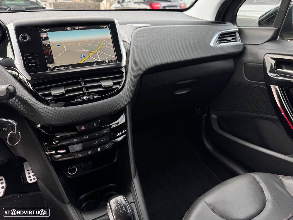 Peugeot 208 1.2 PureTech GT Line - 16