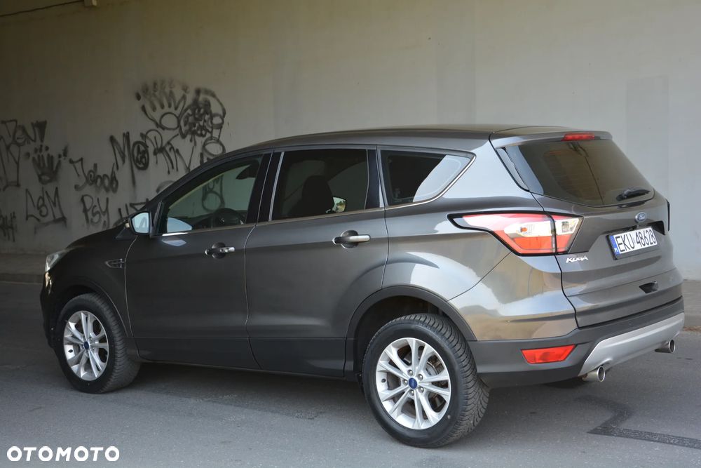 Ford Kuga 2.0 TDCi 2x4 Titanium - 8