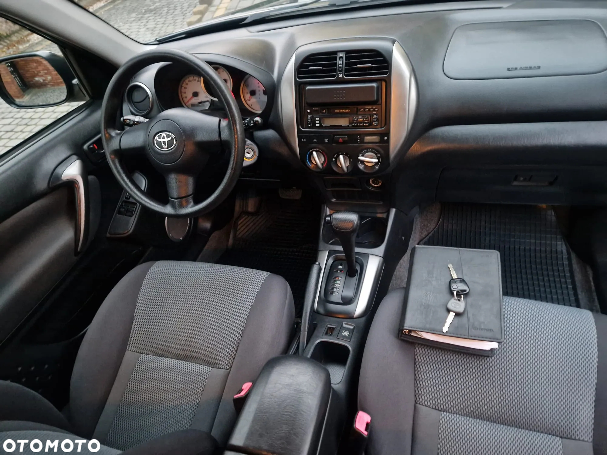 Toyota RAV4 2.0 VVT-i Sol - 9