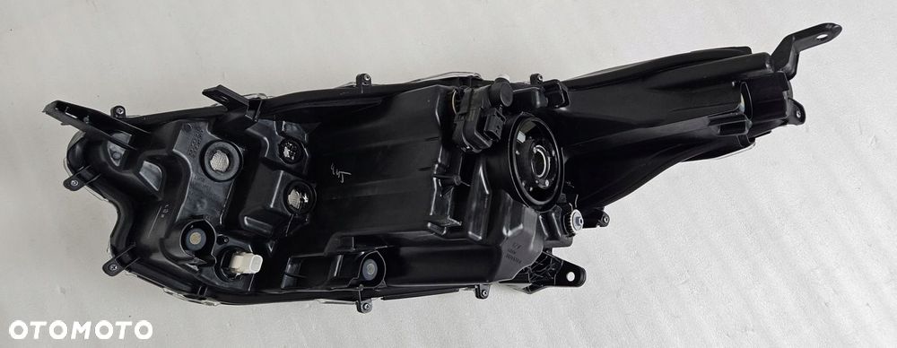 LAMPA PRAWA ZWYKŁA SOCZEWKA TOYOTA YARIS IV 2019- - 8