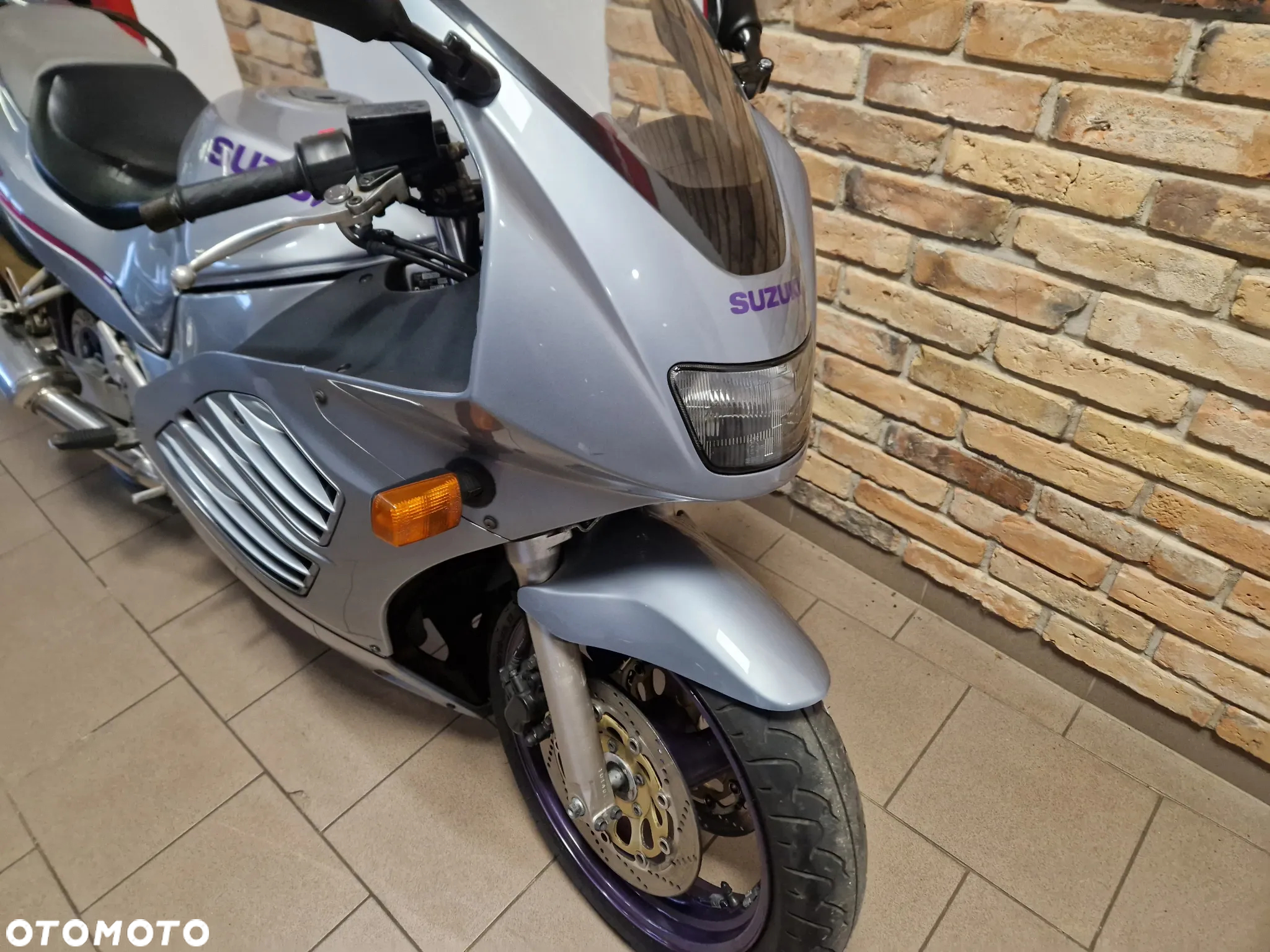 Suzuki RF - 27