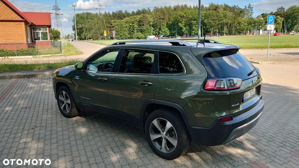 Jeep Cherokee - 11