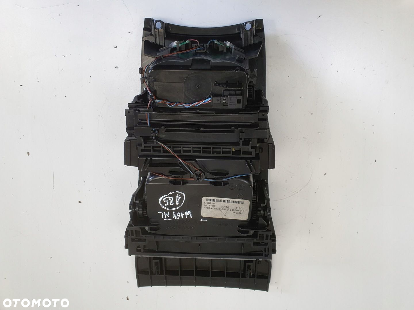 Mercedes ML W164 SCHOWEK TUNELU ŚRODKOWEGO Roletka żaluzja A1646800814 - 11