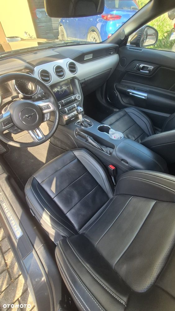 Ford Mustang - 8