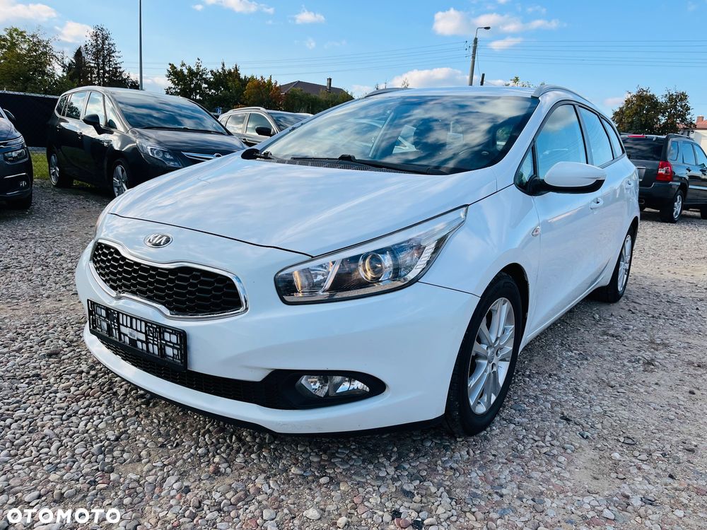 Kia Ceed 1.6 GDI SW Dream-Team Edition - 1